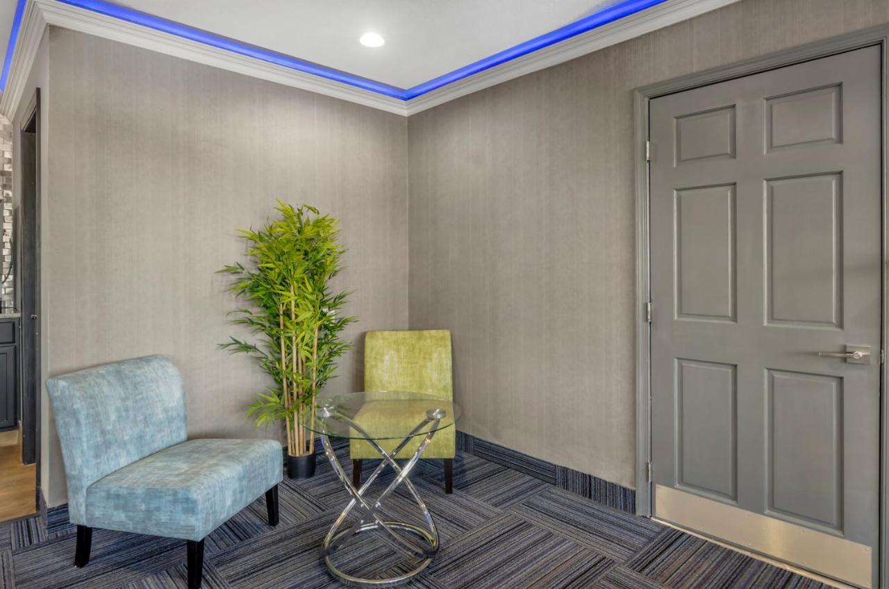 Econo Lodge Waynesboro - Skyline Drive Екстер'єр фото
