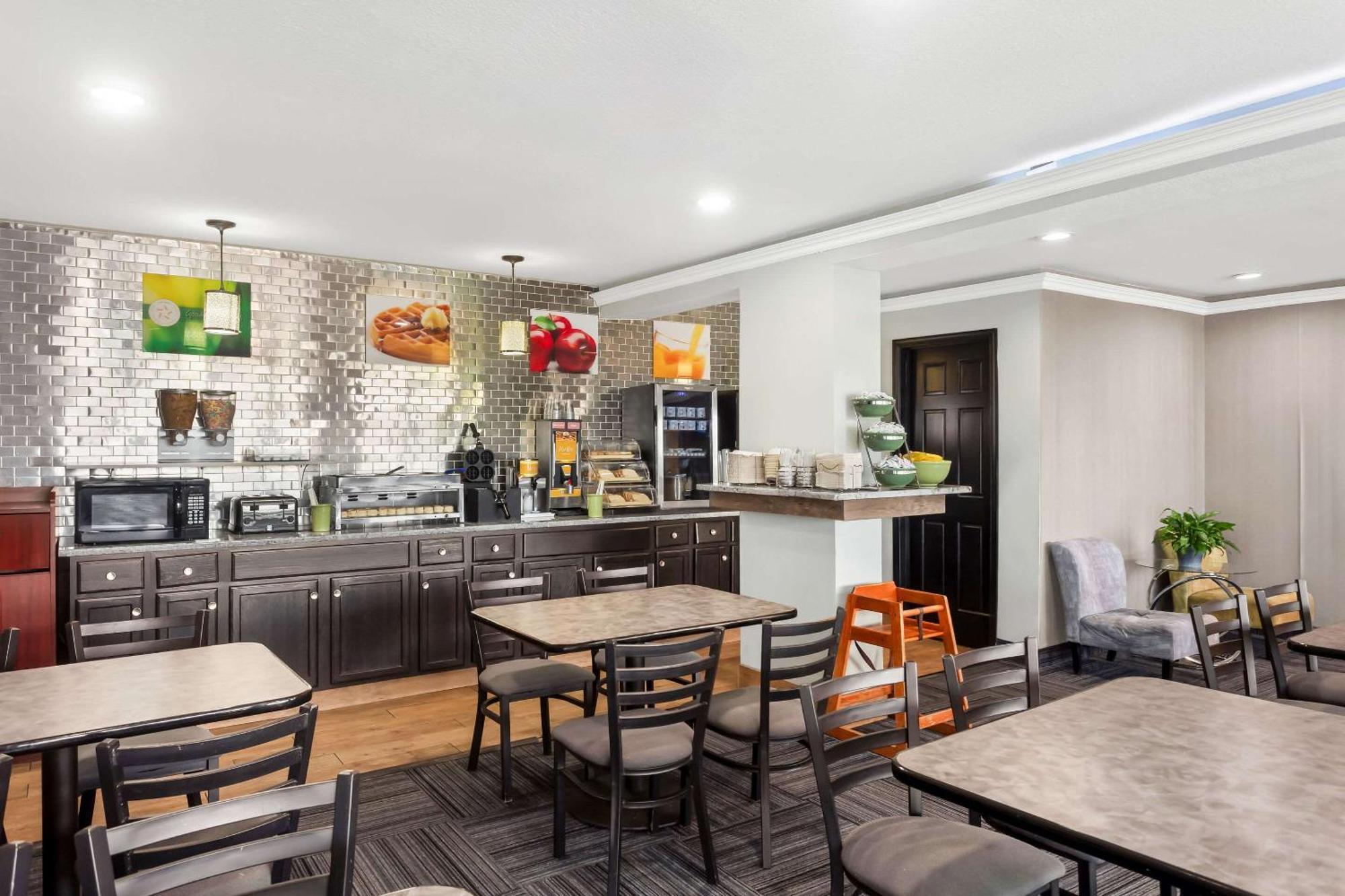Econo Lodge Waynesboro - Skyline Drive Екстер'єр фото