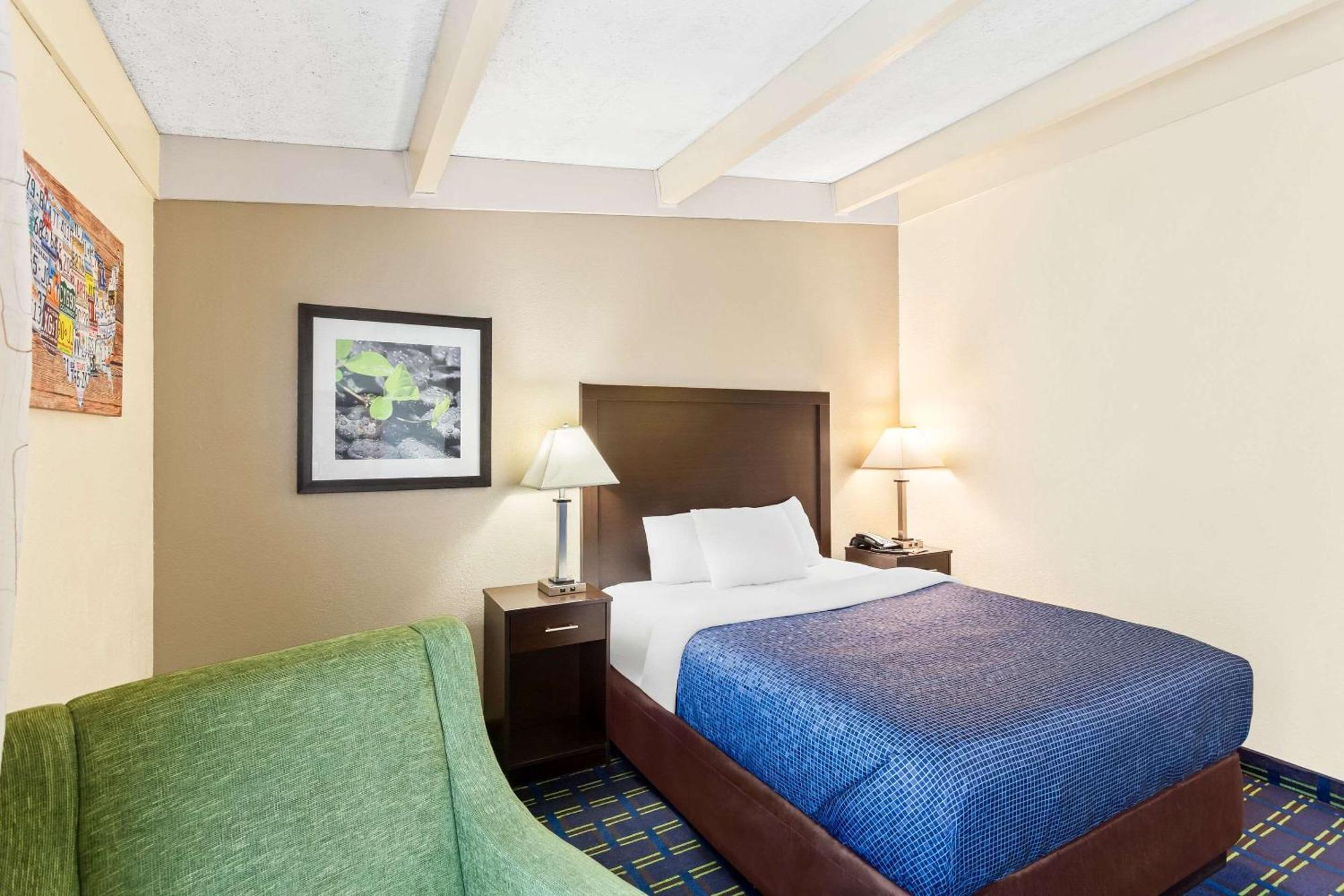 Econo Lodge Waynesboro - Skyline Drive Екстер'єр фото