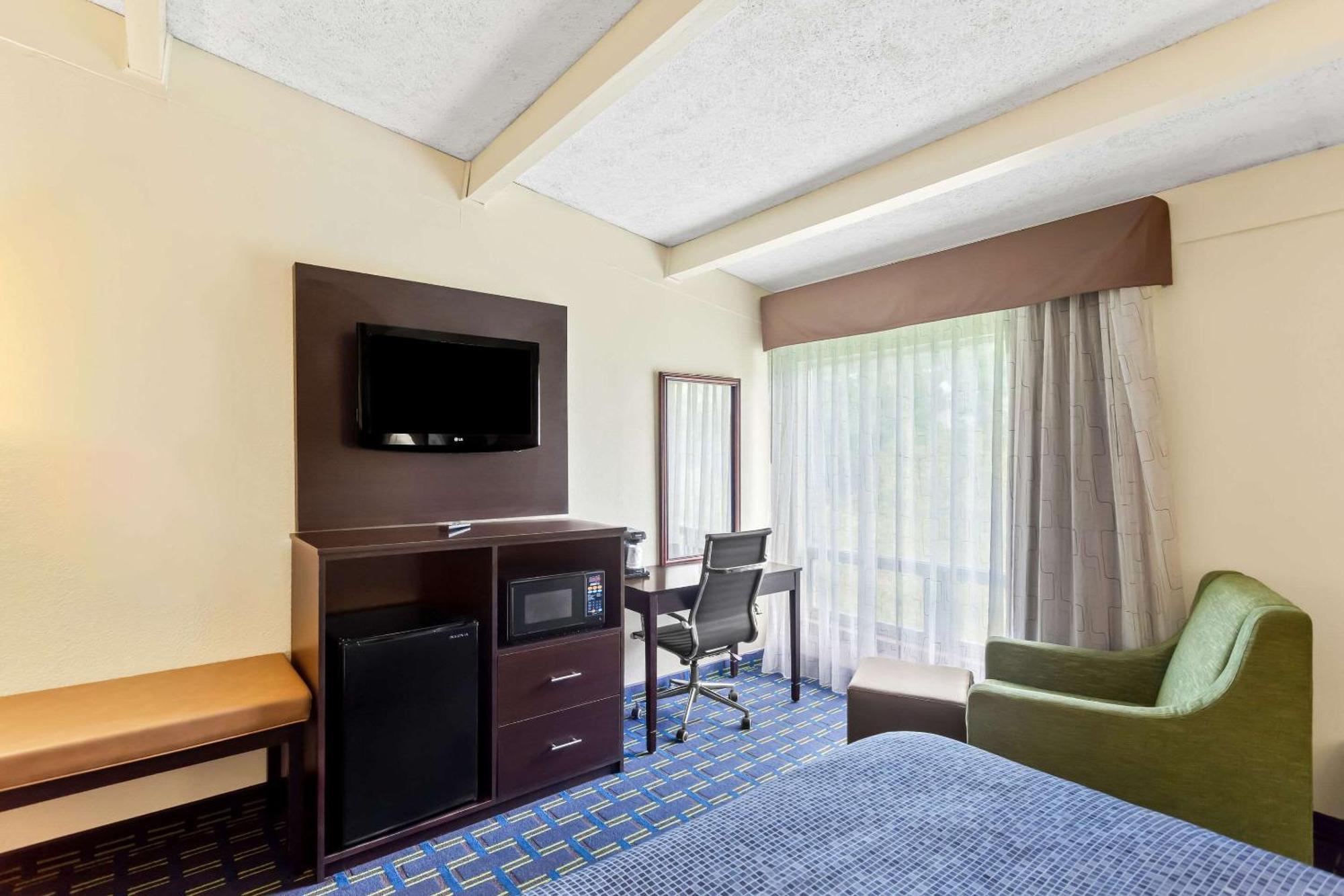 Econo Lodge Waynesboro - Skyline Drive Екстер'єр фото