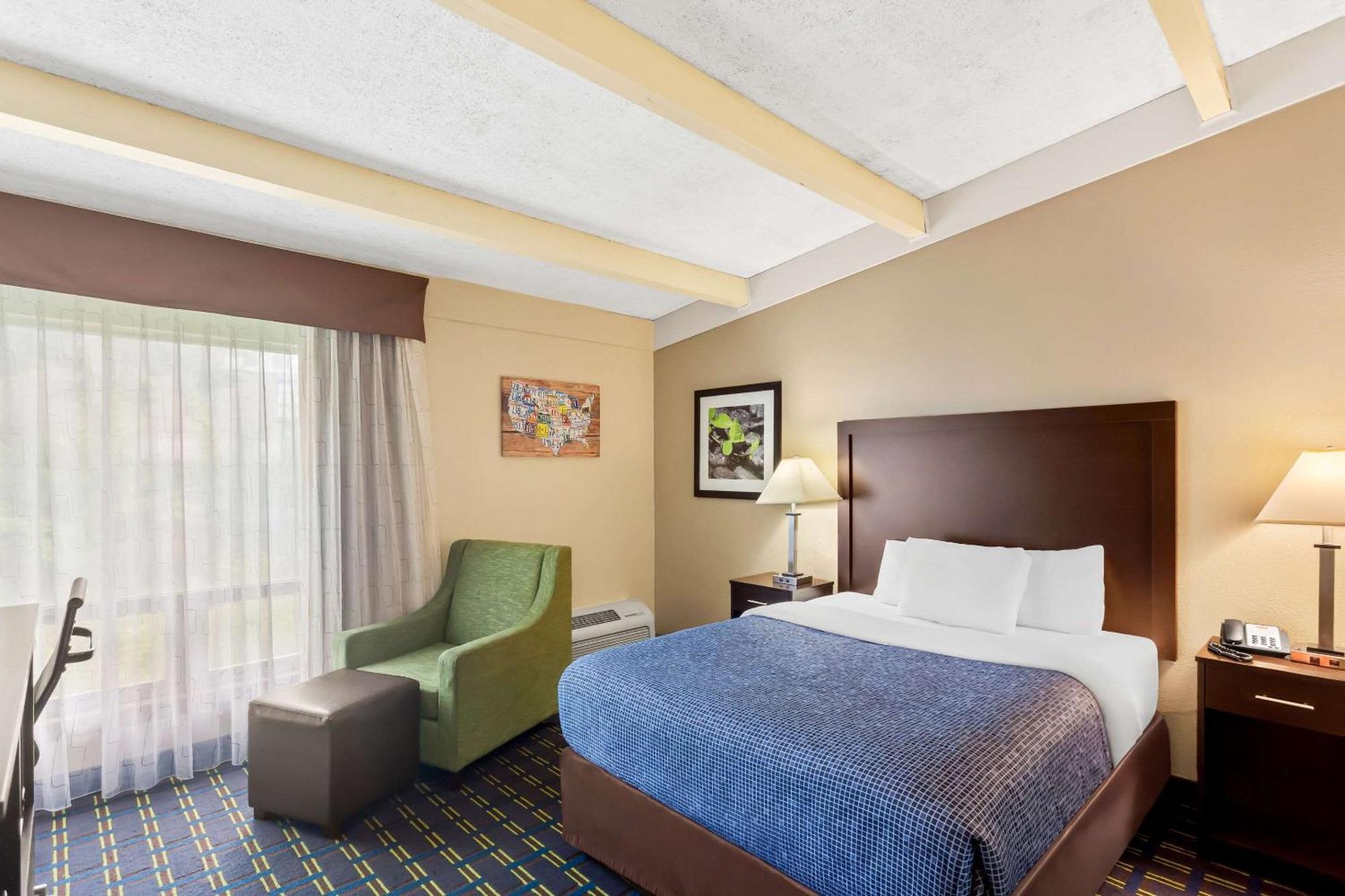 Econo Lodge Waynesboro - Skyline Drive Екстер'єр фото