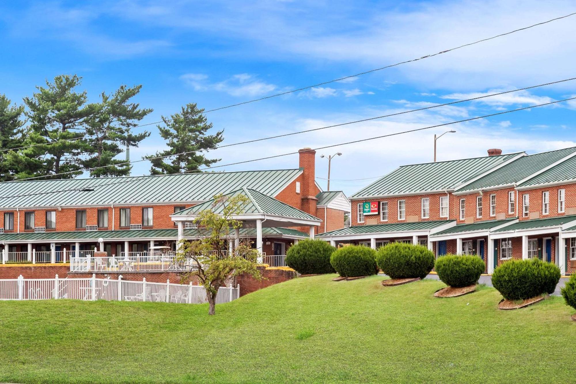 Econo Lodge Waynesboro - Skyline Drive Екстер'єр фото